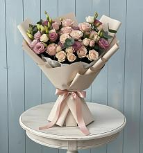 Букет цветов из:  Розы и Лизиантусы в Суде