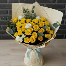 Букет цветов из:  Розы в Суде