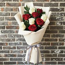 Букет цветов из:  Розы в Суде