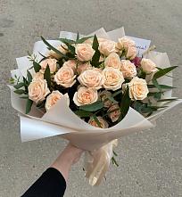 Букет Кремовые розы Латте в Суде
