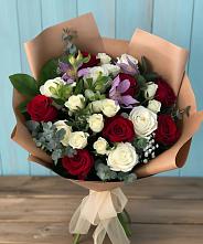 Букет цветов из:  Розы и Альстромерии в Суде