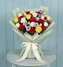 Букет цветов из:  Розы в Суде