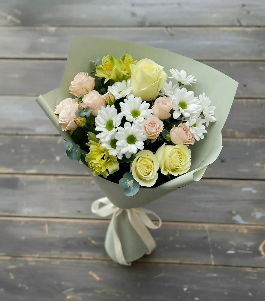 Букет цветов из: Альстромерии, Розы и Хризантемы в Суде