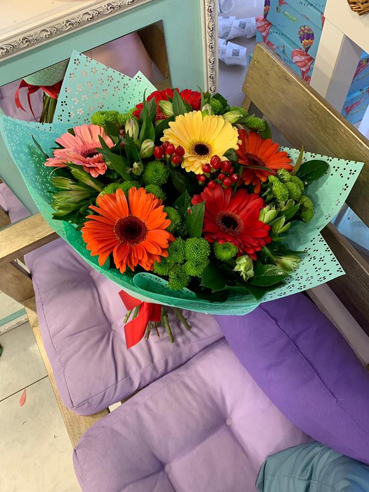 Букет цветов из: Герберы, Хризантемы и Альстромерии в Суде