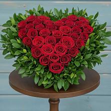 Цветочная композиция из Розы в виде сердца #REPLACE_PRED# Суде