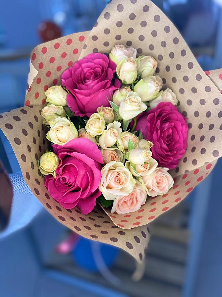 Букет цветов из: Розы в Суде