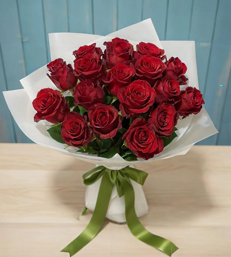 Букет Красные розы в Суде