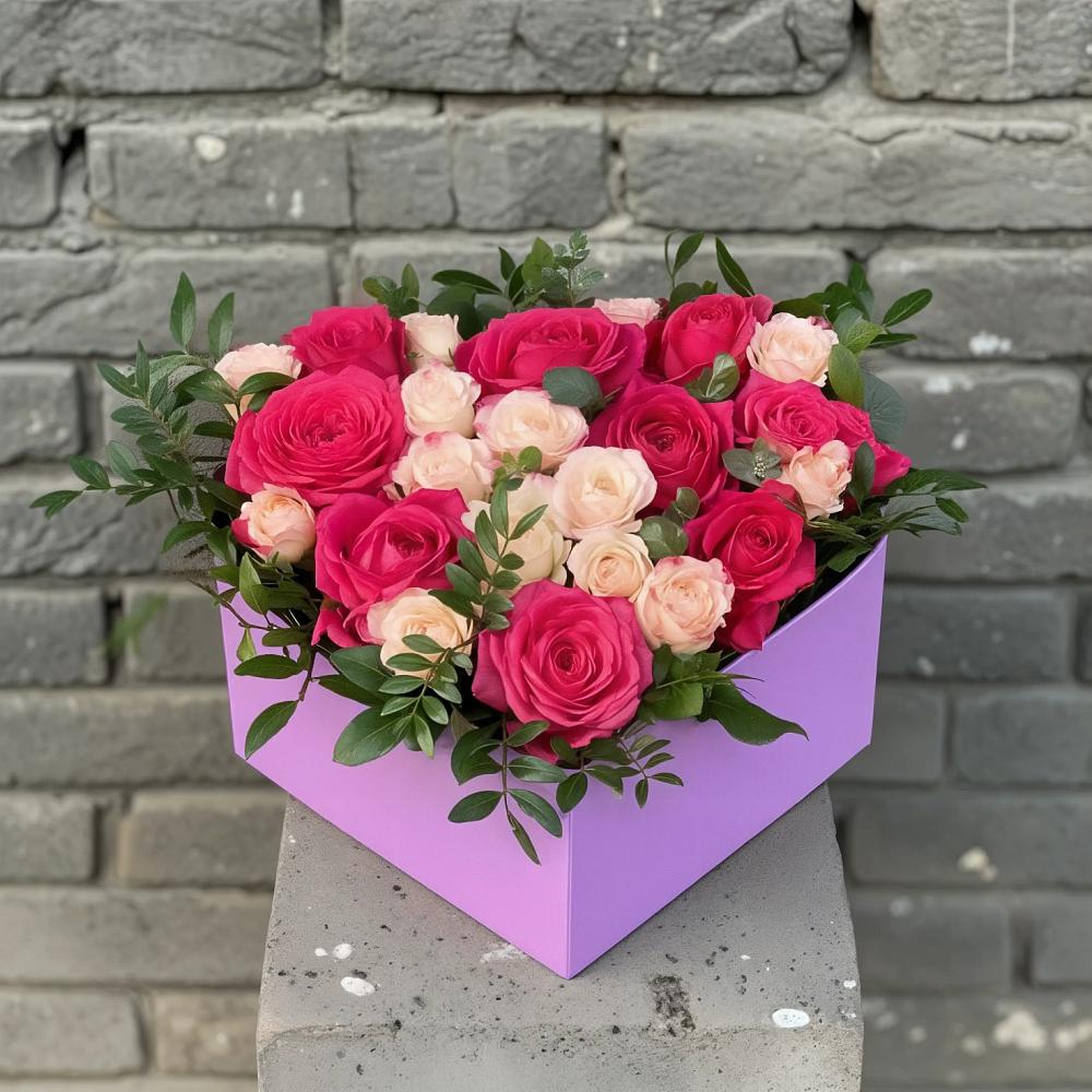 Цветочная композиция из Розы в коробке в Суде