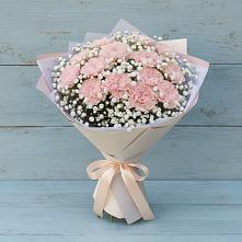 Букет цветов из:  Гвоздики в Суде