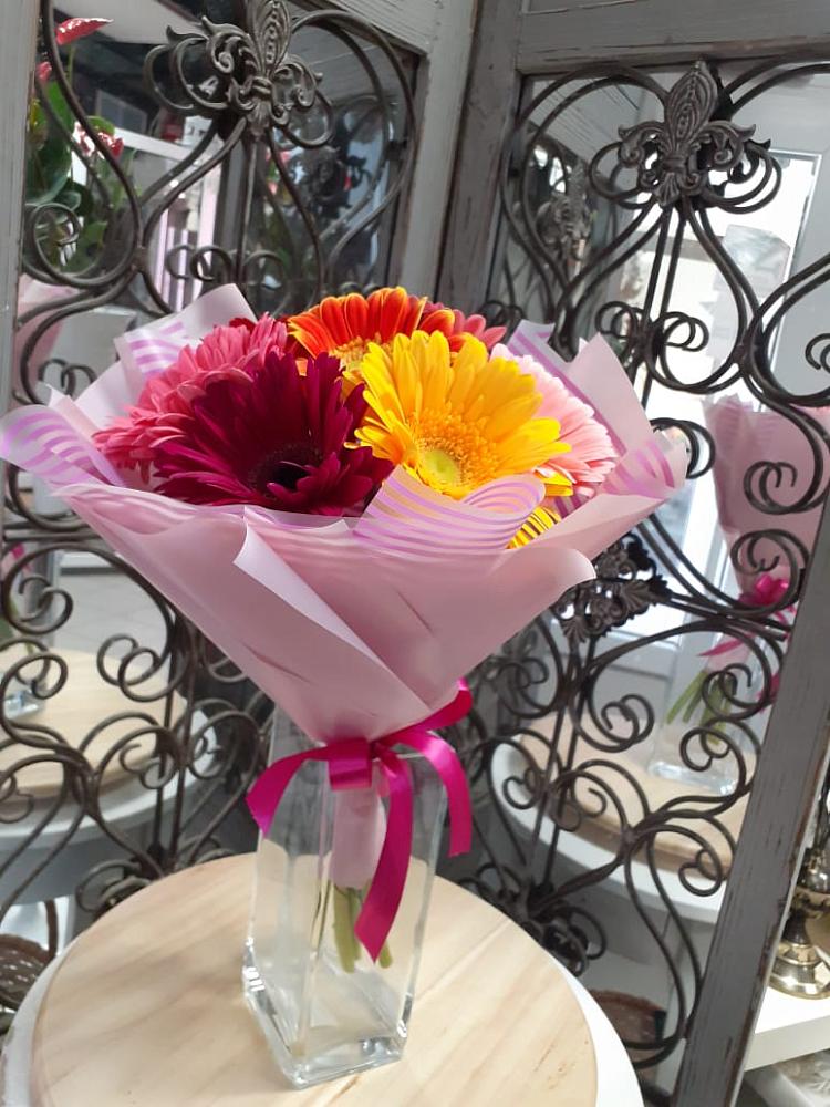 Букет цветов из: Герберы в Суде