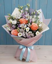 Букет цветов из:  Лизиантусы, Розы, Альстромерии и Гипсофила в Суде