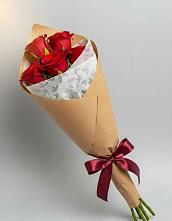 Букет цветов из:  Розы в Суде