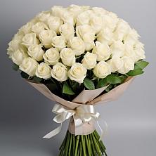 Букет 101 беля роза Белоснежка в Суде