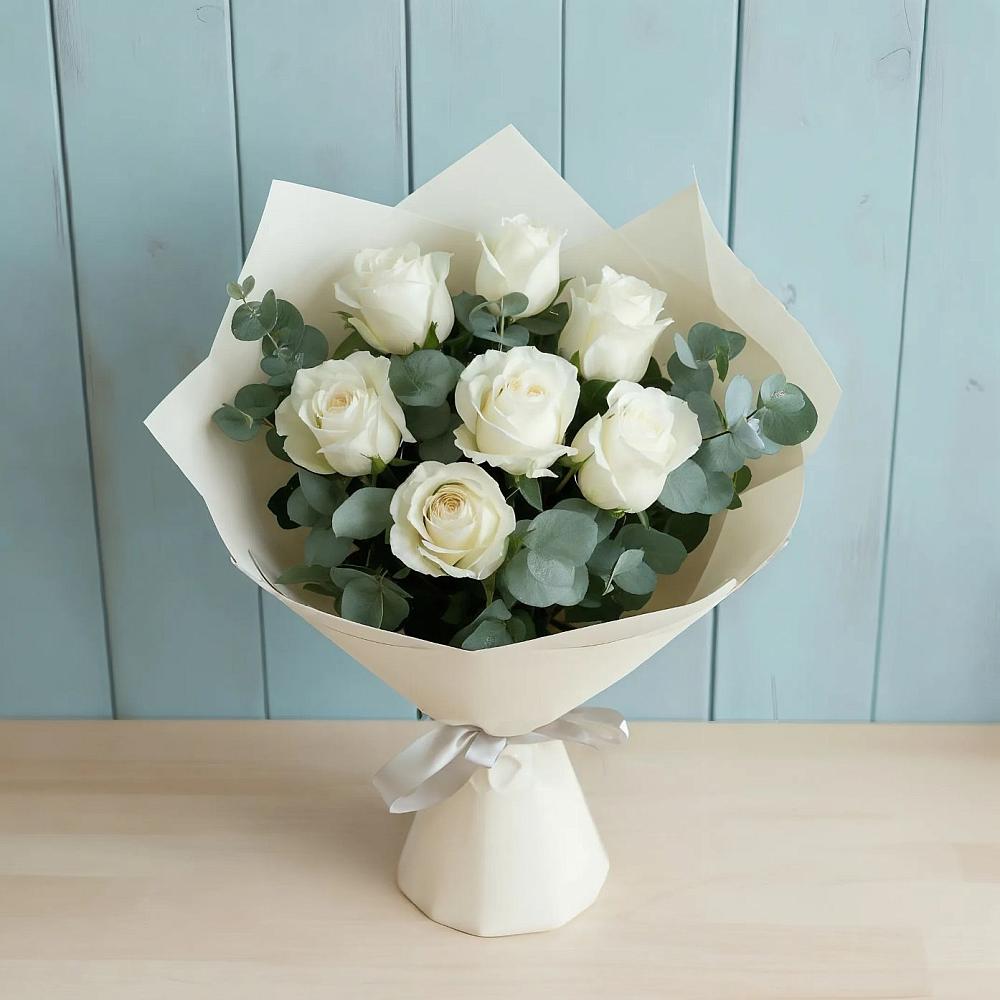Букет Белые розы в Эвкалипте в Суде