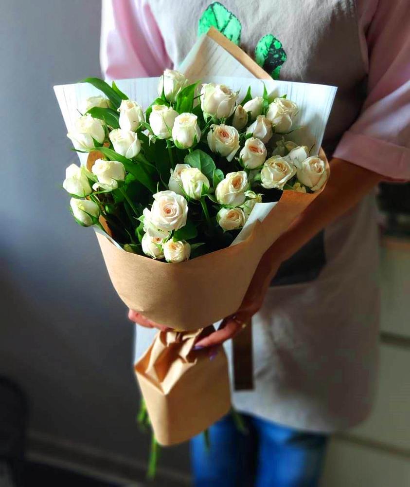 Букет цветов из: Розы в Суде
