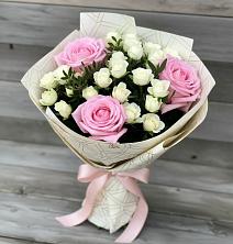 Букет цветов из:  Розы в Суде