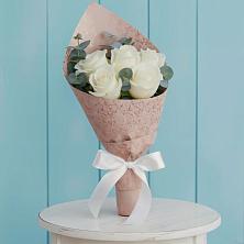 Букет цветов из:  Розы в Суде