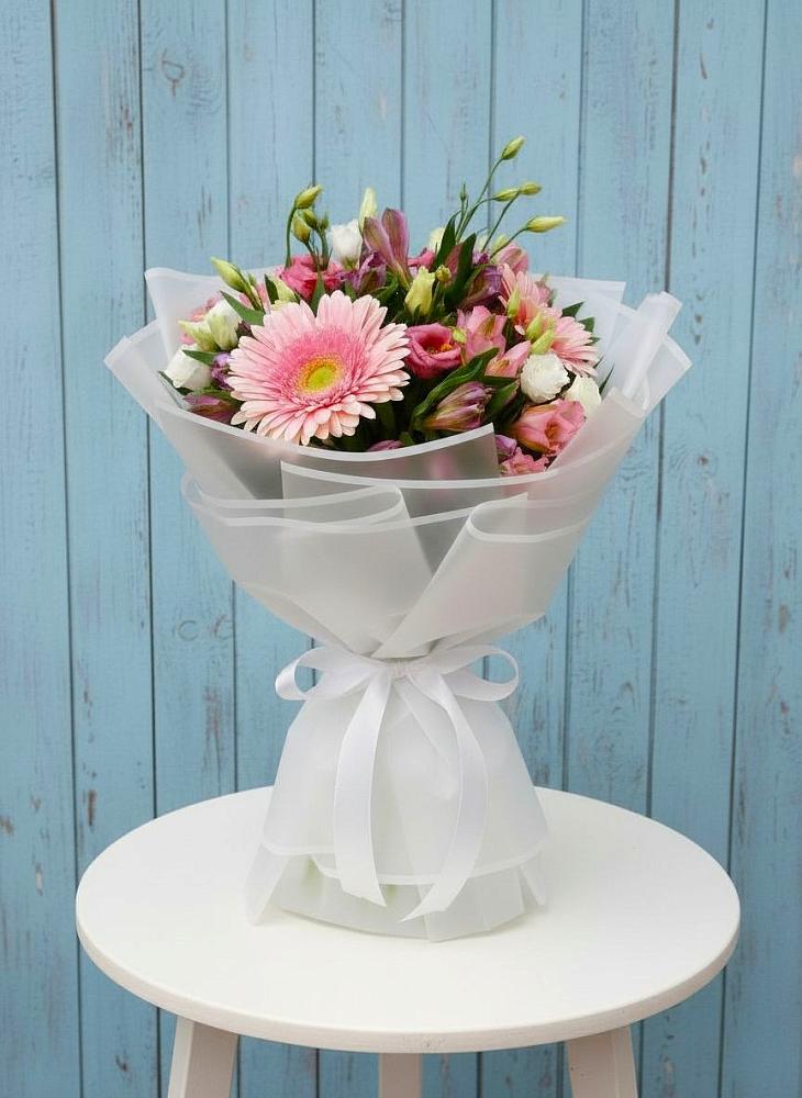 Букет цветов из: Герберы, Альстромерии и Лизиантусы в Суде