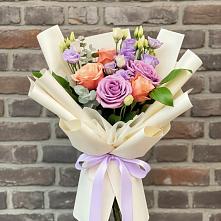 Букет цветов из:  Лизиантусы и Розы #REPLACE_PRED# Суде