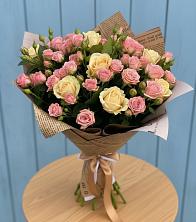 Букет цветов из:  Розы в Суде
