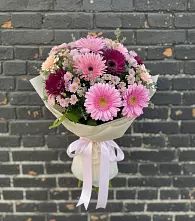 Букет цветов из:  Герберы и Хризантемы в Суде