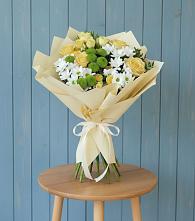 Букет цветов из:  Хризантемы и Розы в Суде