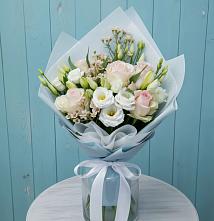 Букет цветов из:  Розы и Лизиантусы в Суде