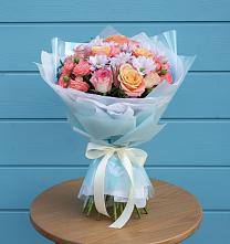 Букет цветов из:  Хризантемы и Розы в Суде