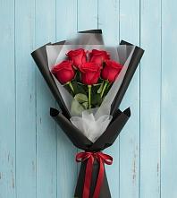 Букет цветов из:  Розы в Суде
