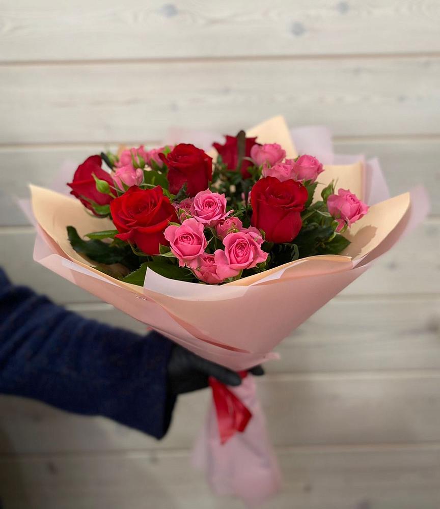 Букет цветов из: Розы в Суде