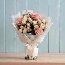 Букет цветов из:  Розы в Суде