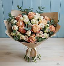 Букет цветов из:  Альстромерии и Розы в Суде