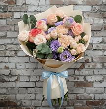 Букет цветов из:  Розы, Лизиантусы и Гвоздики в Суде